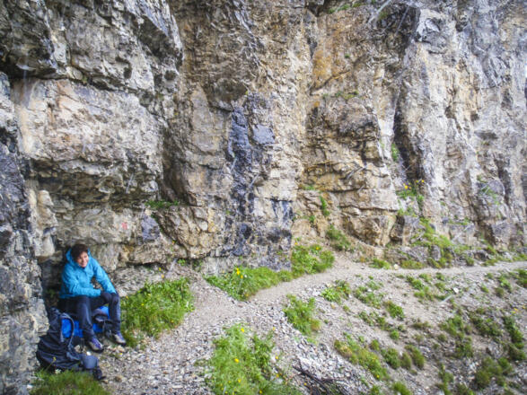 Jubiläumsweg - Dieses Loch in der Wand lädt bei Regen zum Rasten ein