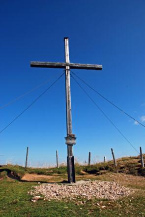 Das Gipfelkreuz auf dem Stuiben