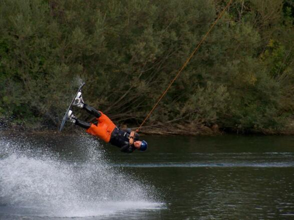 Atemberaubende Sprünge mit dem Board.
