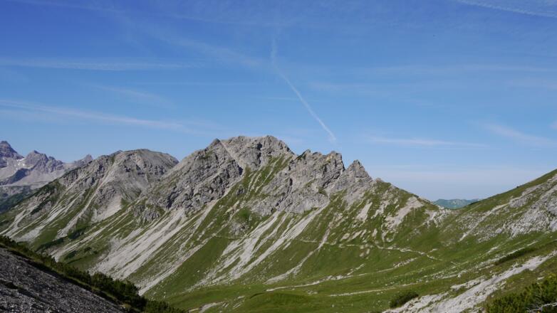 Blick in die Lahnerscharte - links davon Lahnerkopf, Schänzelspitze und Schänzlekopf