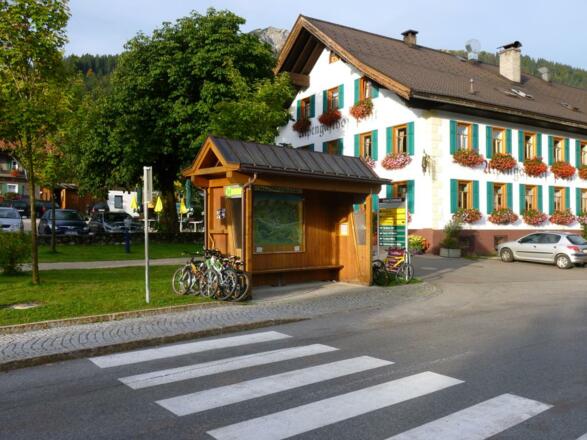 Schattwald Dorfplatz GH Post