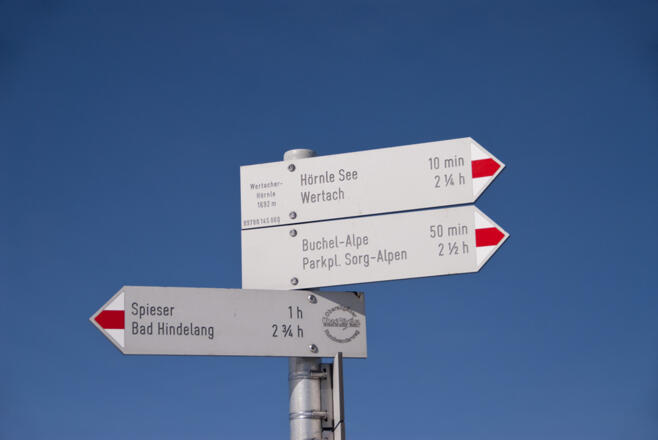 Wegweiser am Vorgipfel