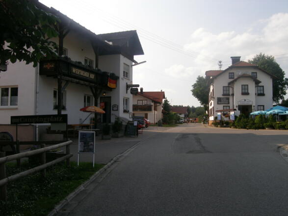 Am Ende der Rundwegs laden der &quot;Wertacher Hof&quot; und das Restaurant &quot;Grüntensee&quot; in Haslach zu einer Einkehr. 