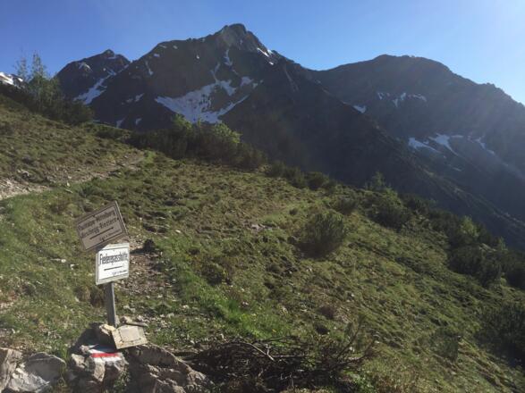 Wegzweig zur Fiderepasshütte