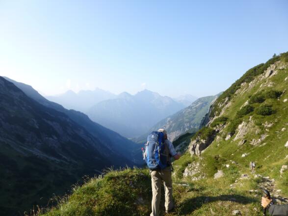 Abstieg vom Mädelejoch durchs Höhenbachtal nach Holzgau