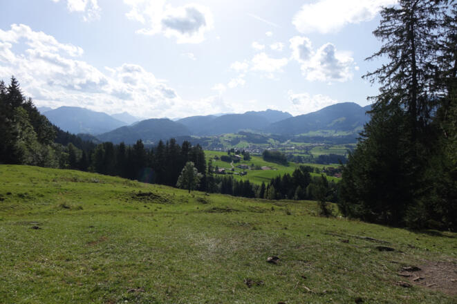Panoramablick nach dem Tobel des Hinanger Wasserfalls