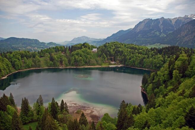 Blick von der Schanze auf den See