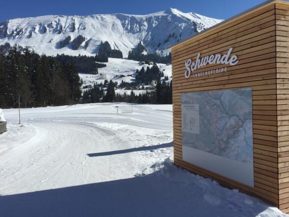 Einstieg in den Winterwanderweg an der Schwende-Loipe
