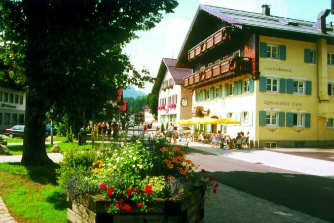Hauptstraße in Fischen i. Allgäu