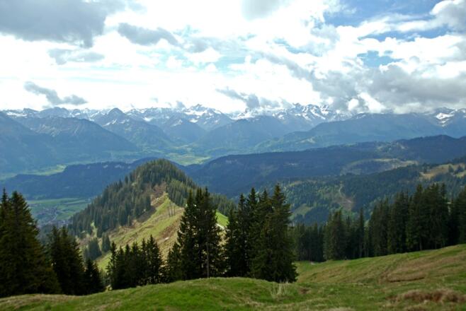Blick zum Allgäuer Hauptkamm