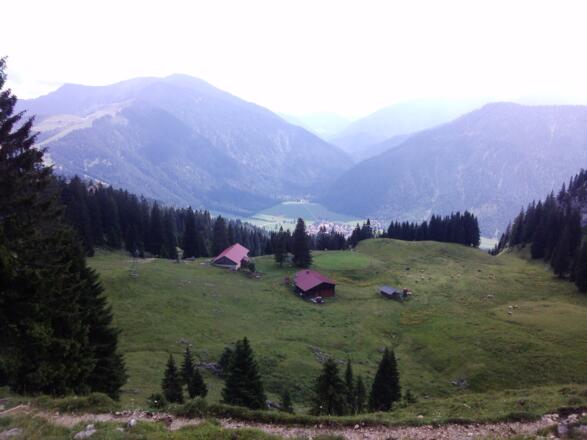 Blick zu den Wendelsteiner Almen