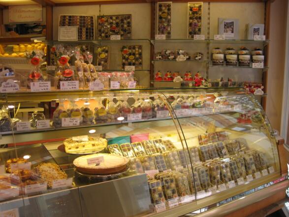 Café Sell Pralinentheke