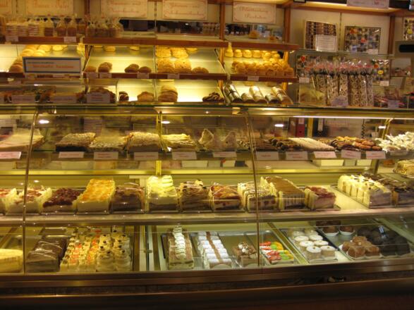 Café Sell Kuchentheke