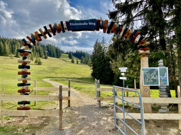 Einstieg Stuimändle-Erlebnisweg ab der Bergstation Ofterschwang