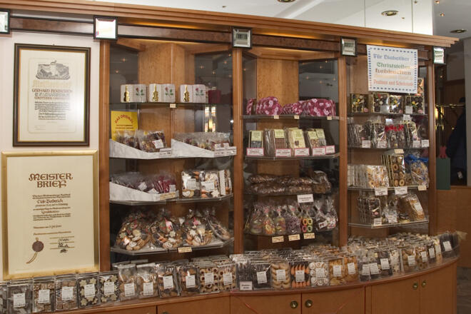 Café Sell Gebäckvitrine