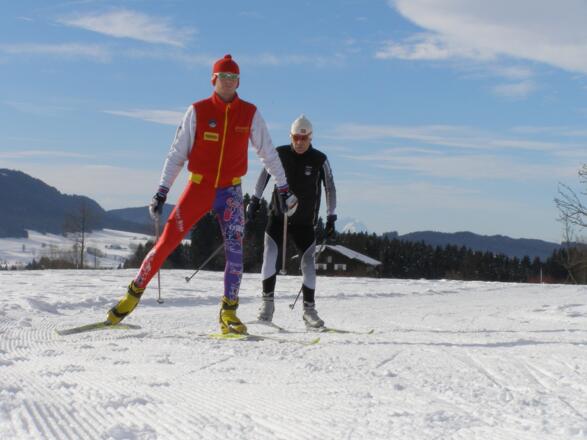Langlauf vor der Bergkulisse in der Golfplatzrunde (7)