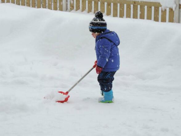 Schneeschaufeln