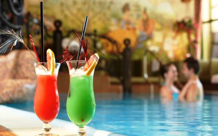 Hotel_Post_cocktails_Hallenbad