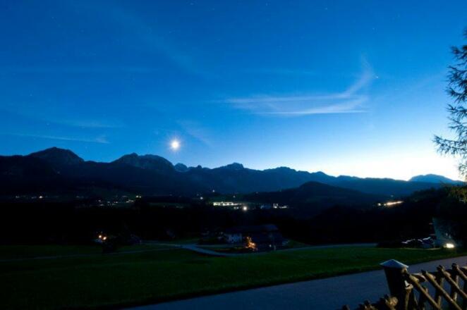Aussicht Haus bei Nacht