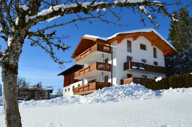 Apartment Höll Außenansicht