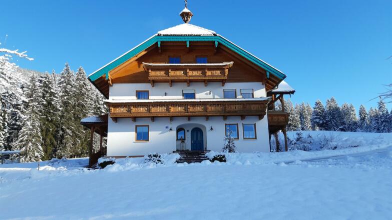 Lederhof Winteransicht