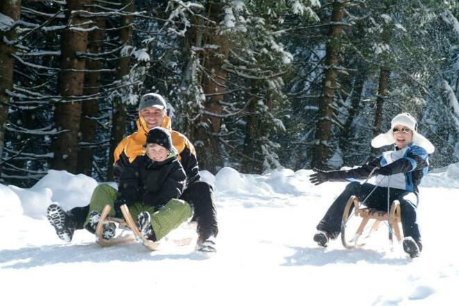 Rodelvergnügen für die gesamte Familie