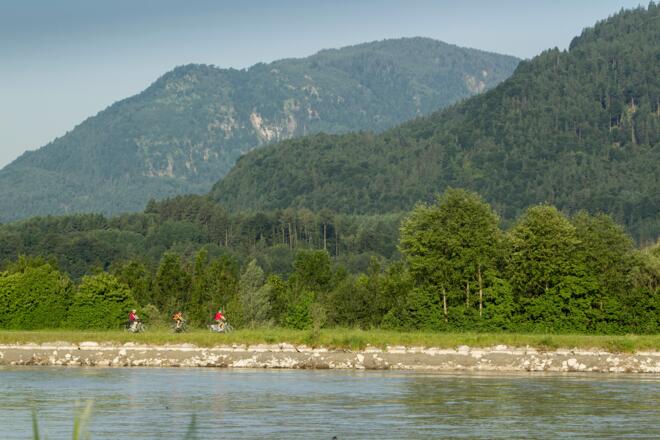 Innradweg mit Fahrradfahrer