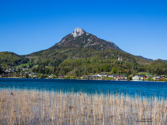 Der Frauenkopf steht direkt über dem Fuschlsee.