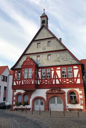In diesem Fachwerkbau befindet sich das Römermuseum.