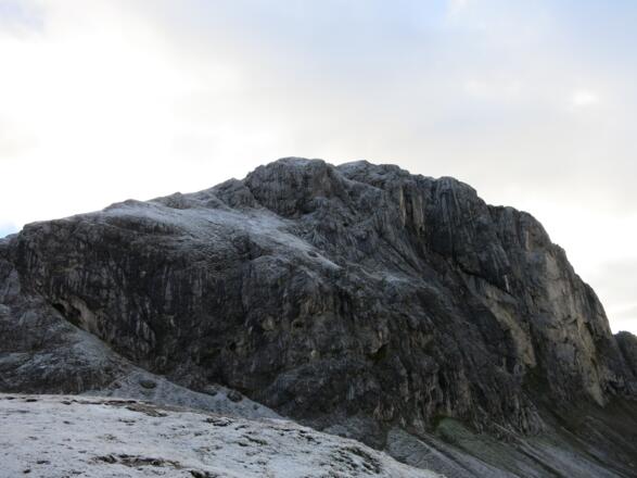 Blick zum Sinabell hinter der Hütte