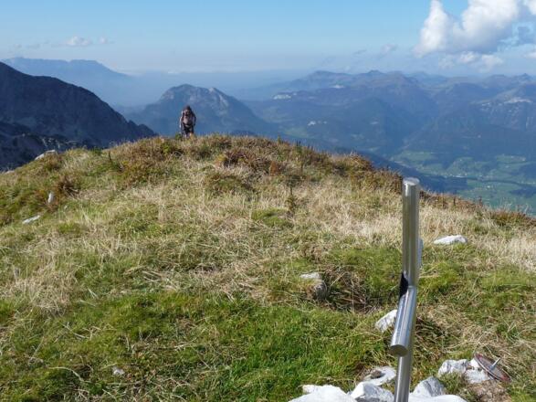 Am südlichsten Hochkarfelderkopf mit Blick in Richtung Norden (hinten links der Untersberg)