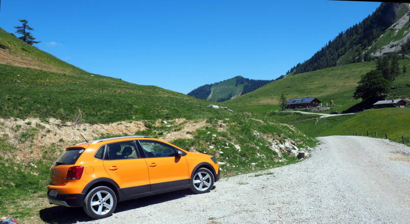 Parken in einer Ausbuchtung nach Mautstraßenende.