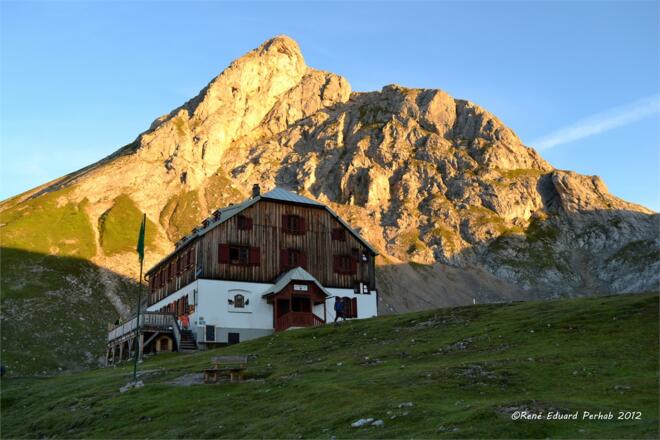 Das Guttenberghaus in den frühen Morgenstunden...