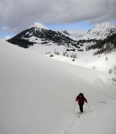 Osthanganstieg mit Blick auf Moosbergriedel und Schmalztrager