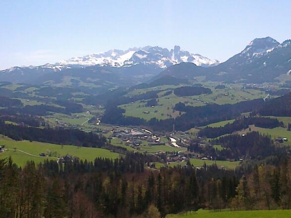 Auffahrt zum Seewaldsee, mit Dachstein