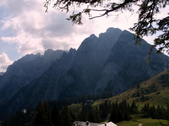 Donnerkogel noch im Schatten