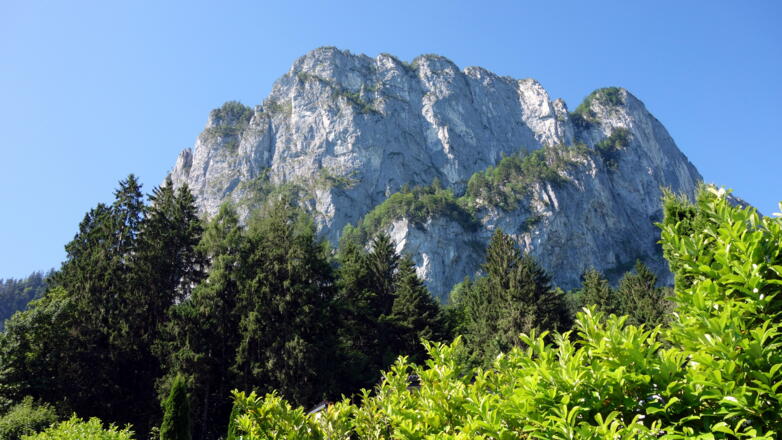Das Gipfelziel vom GH-Drachenwand gesehen