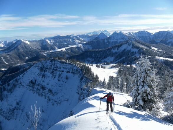 Gratrückenanstieg mit Dachsteinblick