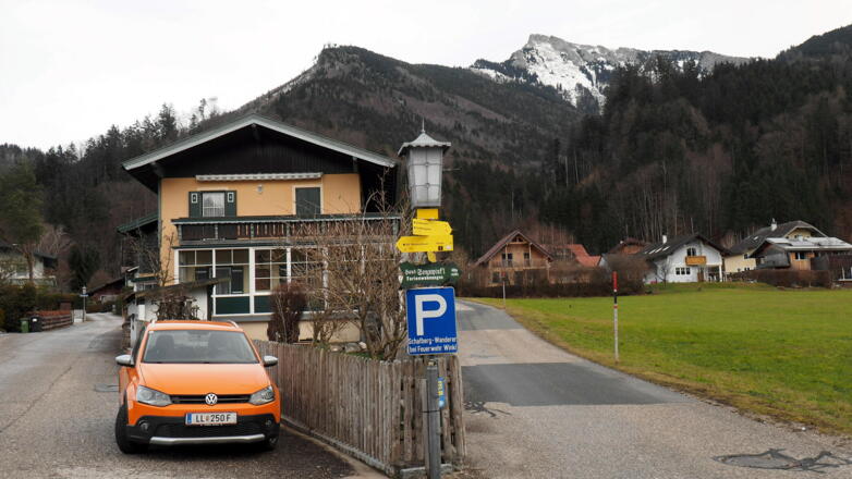 Kl. Parkplatz in Aich ~590m