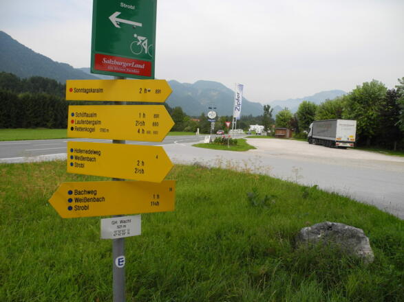 Ab der Landesgrenze beim Gasthof zur Wacht folgen wir dem &quot;Bachweg 18&quot;.