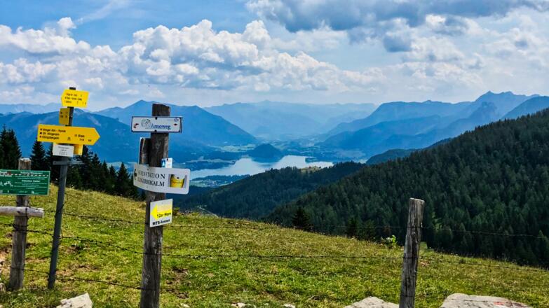 Oberhalb der Illingeralm mit Blick nach Strobl