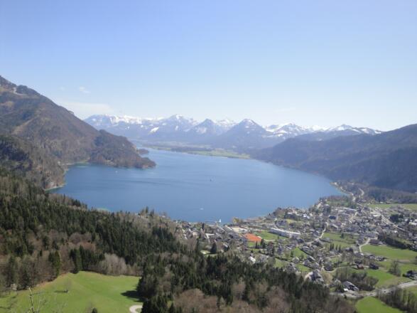 Den Wolfgangsee hat man während der gesamten Tour vor sich (30.3.2014)
