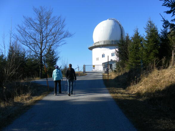 verbotener Weg zur militärischen Sperrzone der Luftraumüberwachung