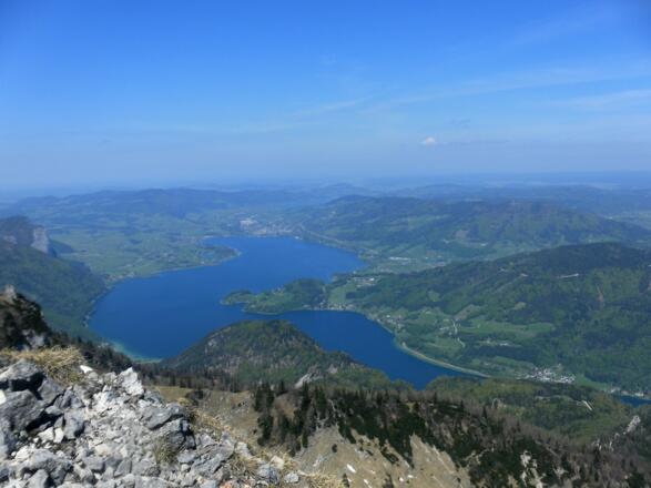Mondsee vom Gipfel der Spinnerin