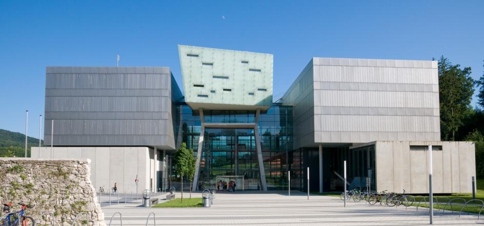 Puch: Fachhochschule Salzburg in Urstein