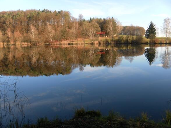 kleines Buffet am gegenüberliegenden Ostufer