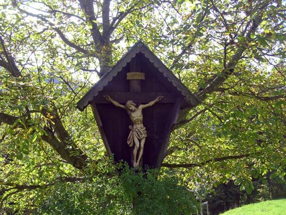 Ein schönes Feldkreuz bei Friesing