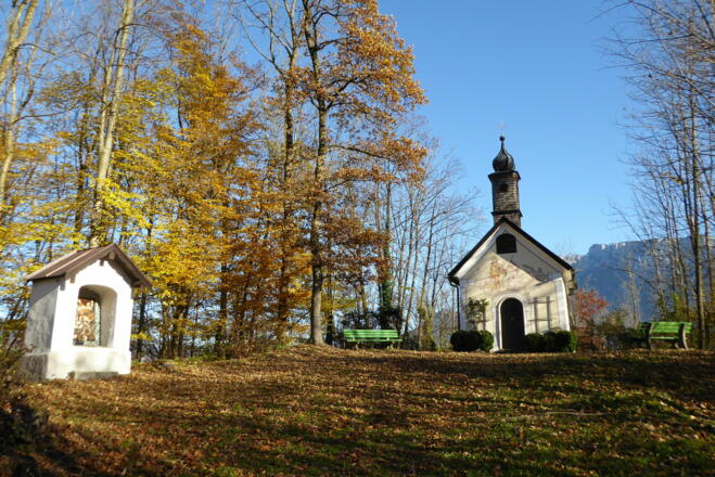 Kreuzwegkapellchen mit Florianibergkapelle