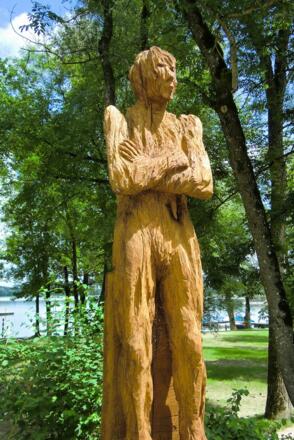 Skulptur an der Prienbrücke