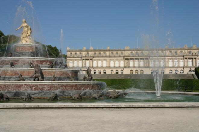 Schloss Herrenchiemsee mit Springbrunnen